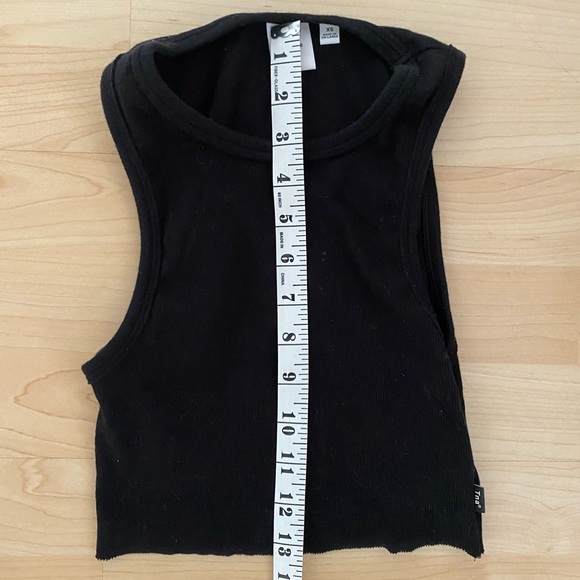 Bundle of 2 TNA crop tank tops  - Black and grey - Picture 3 of 4